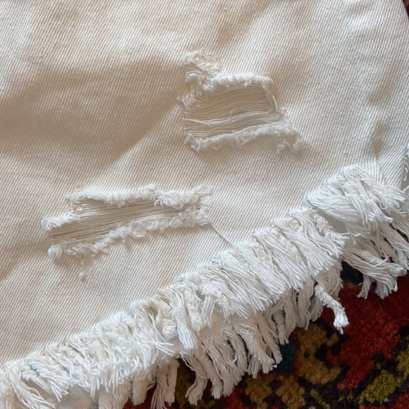 Wild Fable size 6 highest rise white denim shorts - Picture 3 of 4